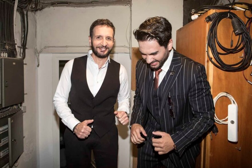 MEGA: Στο σπίτι με τις «Μέλιsses» - Backstage φωτογραφίες από το μεγάλο πάρτι 