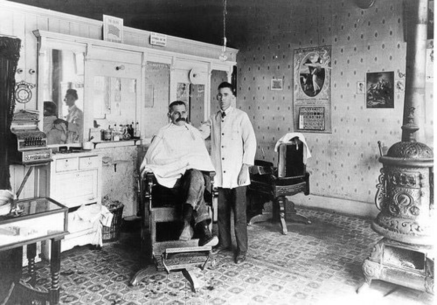 Ιστορίες από την παλιά Αθήνα: Μήπως τελικά, να μην κουρευτούμε;