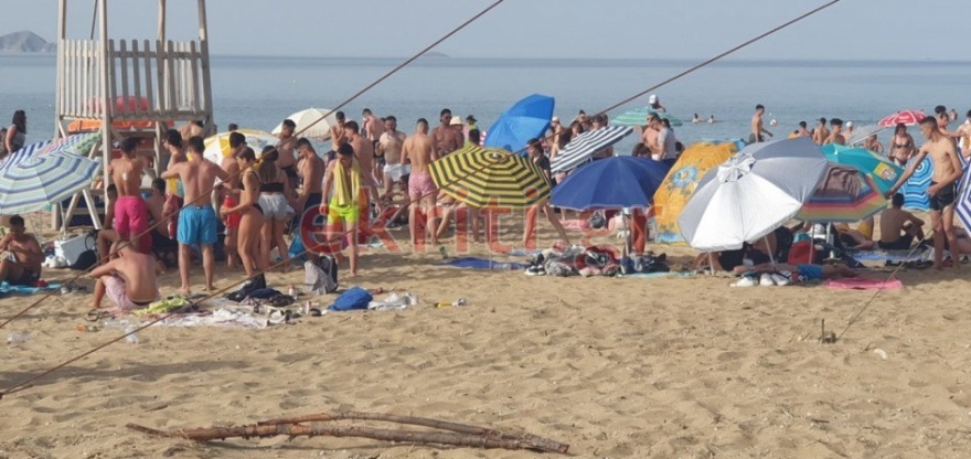 Καύσωνας: Παραλία του Ηρακλείου ξεχείλισε από κόσμο - Πήγαν... περίπατο τα μέτρα
