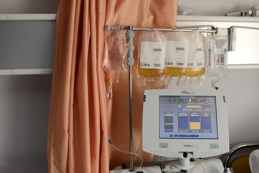 Κορωνοϊός: Ξεκίνησε η θεραπευτική χορήγηση πλάσματος σε Έλληνες ασθενείς - Επτά δότες μιλούν στο protothema.gr