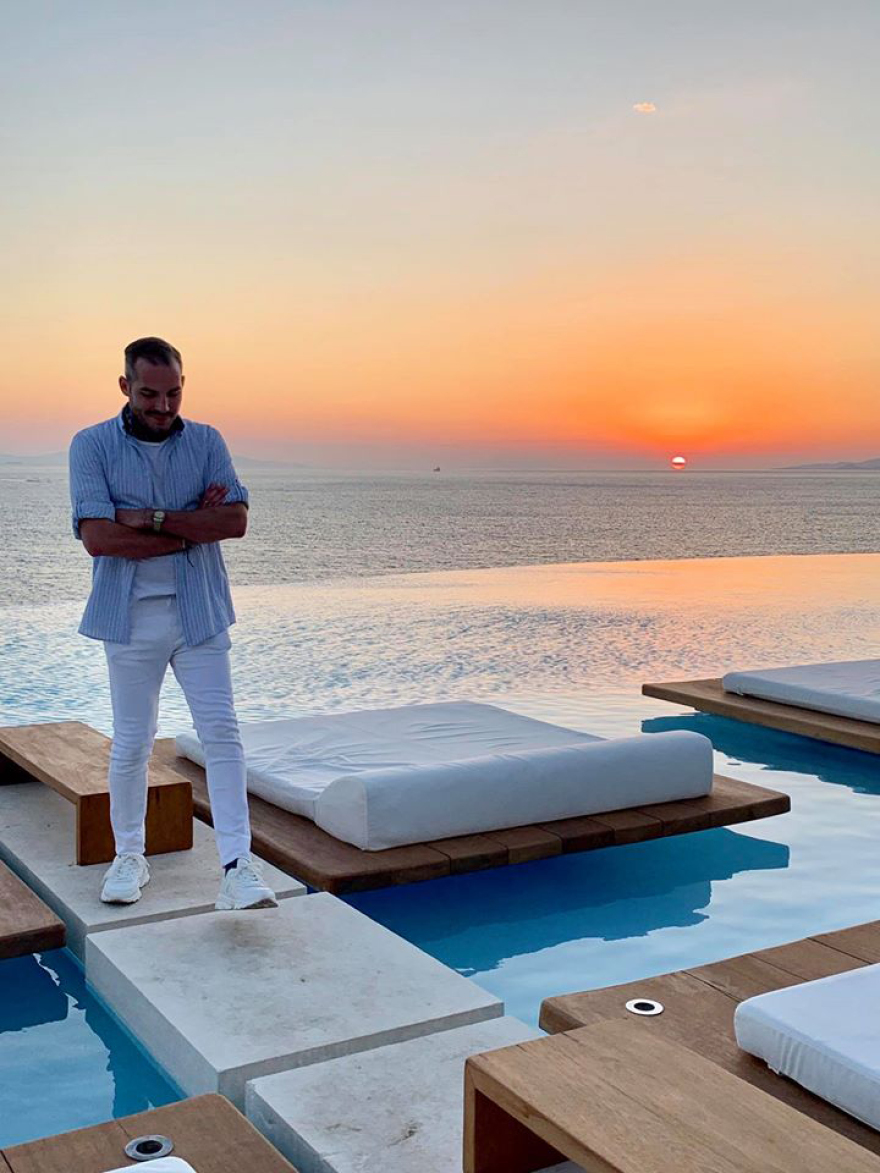 Αναστάσης Δαφνής: Πώς έφυγε στα 30 του χρόνια ο γελαστός δημοσιογράφος 