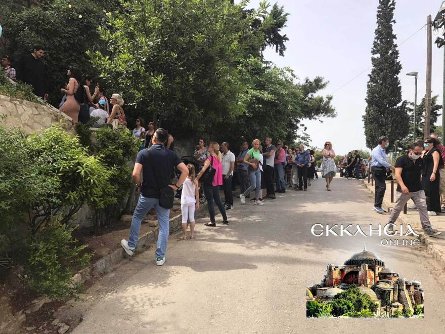 Άρση μέτρων: H Ραχήλ Μακρή κοινώνησε στον Λυκαβηττό