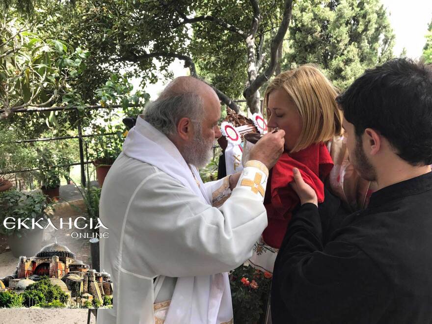 Άρση μέτρων: H Ραχήλ Μακρή κοινώνησε στον Λυκαβηττό