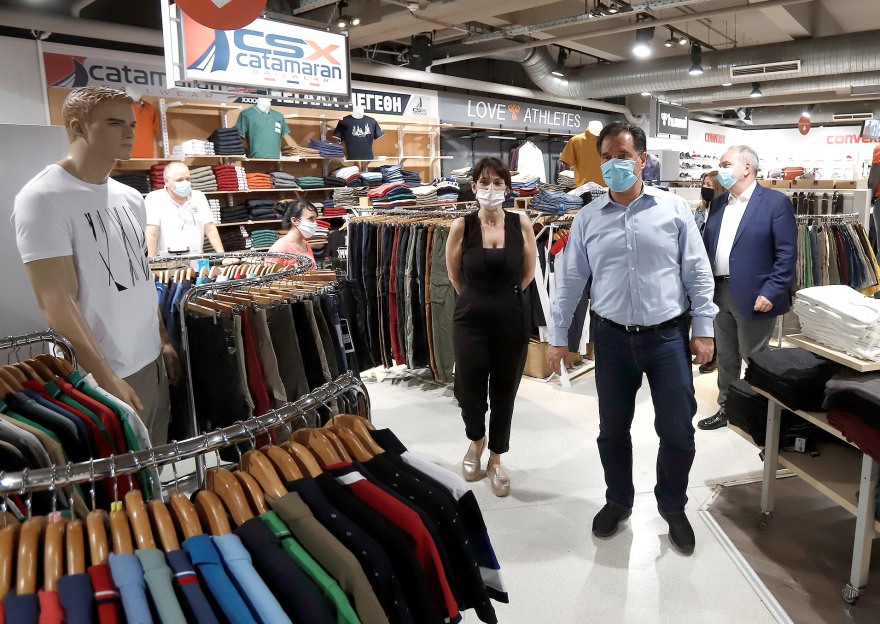 Άρση των μέτρων: Αυτοψία σε εμπορικό κέντρο έκαναν Γεωργιάδης και Παπαθανάσης