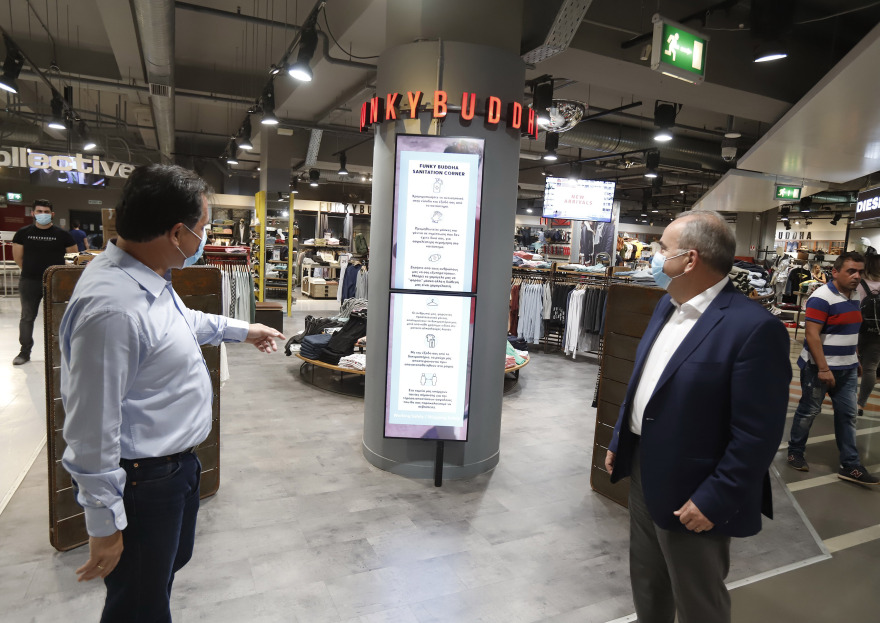 Άρση των μέτρων: Αυτοψία σε εμπορικό κέντρο έκαναν Γεωργιάδης και Παπαθανάσης