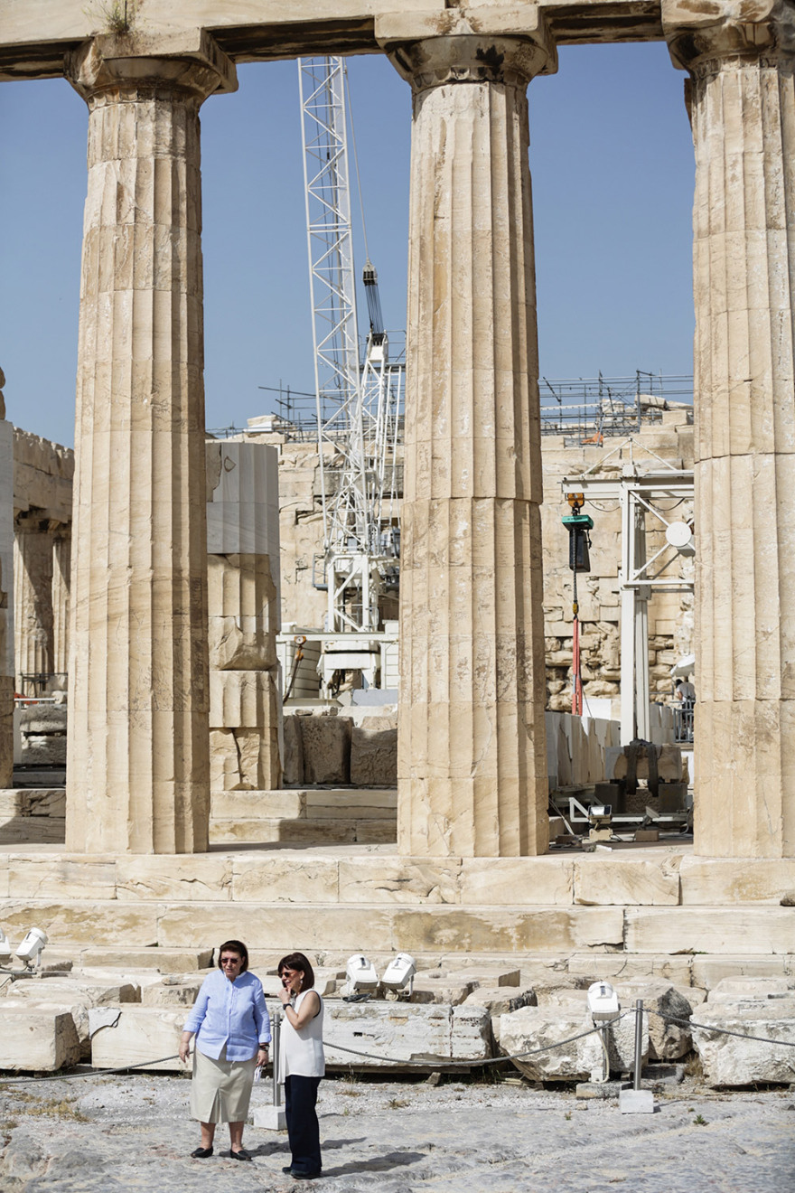 Ακρόπολη: Άνοιξε μετά από δύο μήνες - Θέμα στα ΜΜΕ όλου του πλανήτη 
