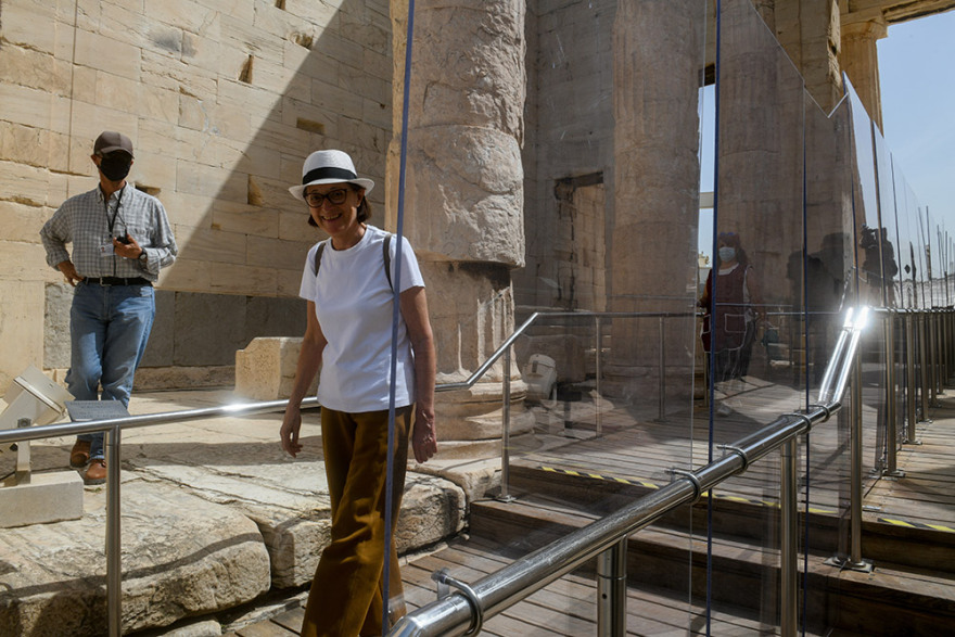 Ακρόπολη: Άνοιξε μετά από δύο μήνες - Θέμα στα ΜΜΕ όλου του πλανήτη 