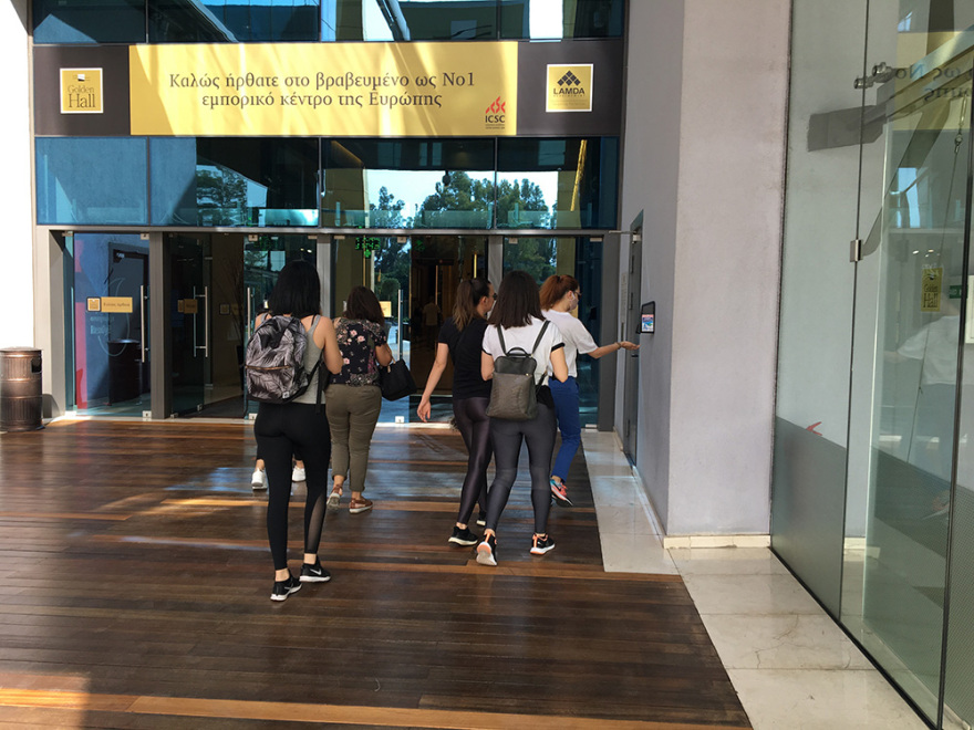 Άρση μέτρων, φάση 3: Άνοιξαν σχολεία και εμπορικά κέντρα - Πώς θα γίνονται οι μετακινήσεις