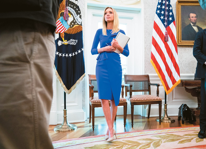 Ντόναλντ Τραμπ: Γιατί κάνει «πασαρέλα» τον Λευκό Οίκο και επιλέγει μοντέλα για εκπροσώπους;