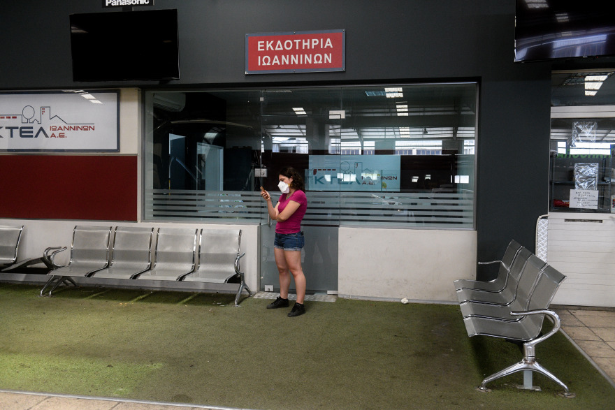 Άρση μέτρων: Άνοιξαν και πάλι τα ΚΤΕΛ - Με το 50% των επιβατών τα δρομολόγια