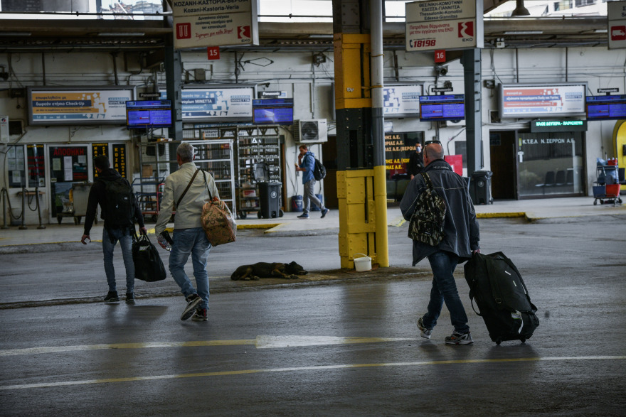 Άρση μέτρων, φάση 3: Άνοιξαν σχολεία και εμπορικά κέντρα - Πώς θα γίνονται οι μετακινήσεις