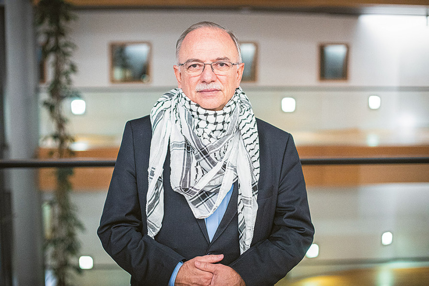 Δημήτρης Παπαδημούλης: Ο μετρ της πολιτικής επιβίωσης και του real estate