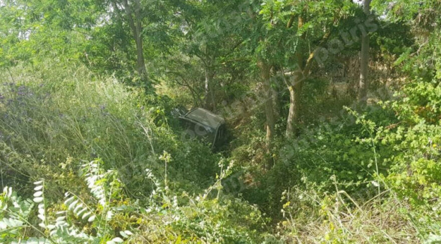 Ηλεία: Αυτοκίνητο έπεσε σε γκρεμό - Είχε «άγιο» η οδηγός