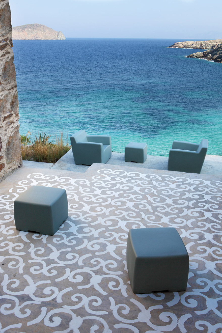 Πάολα Ναβόνε: Η ιέρεια του design λατρεύει τη Σέριφο