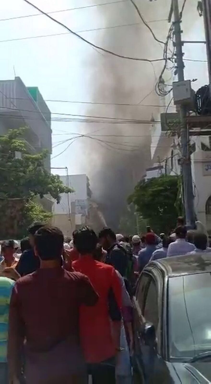 Συνετρίβη σε σπίτια αεροσκάφος στο Πακιστάν με 99 επιβαίνοντες 