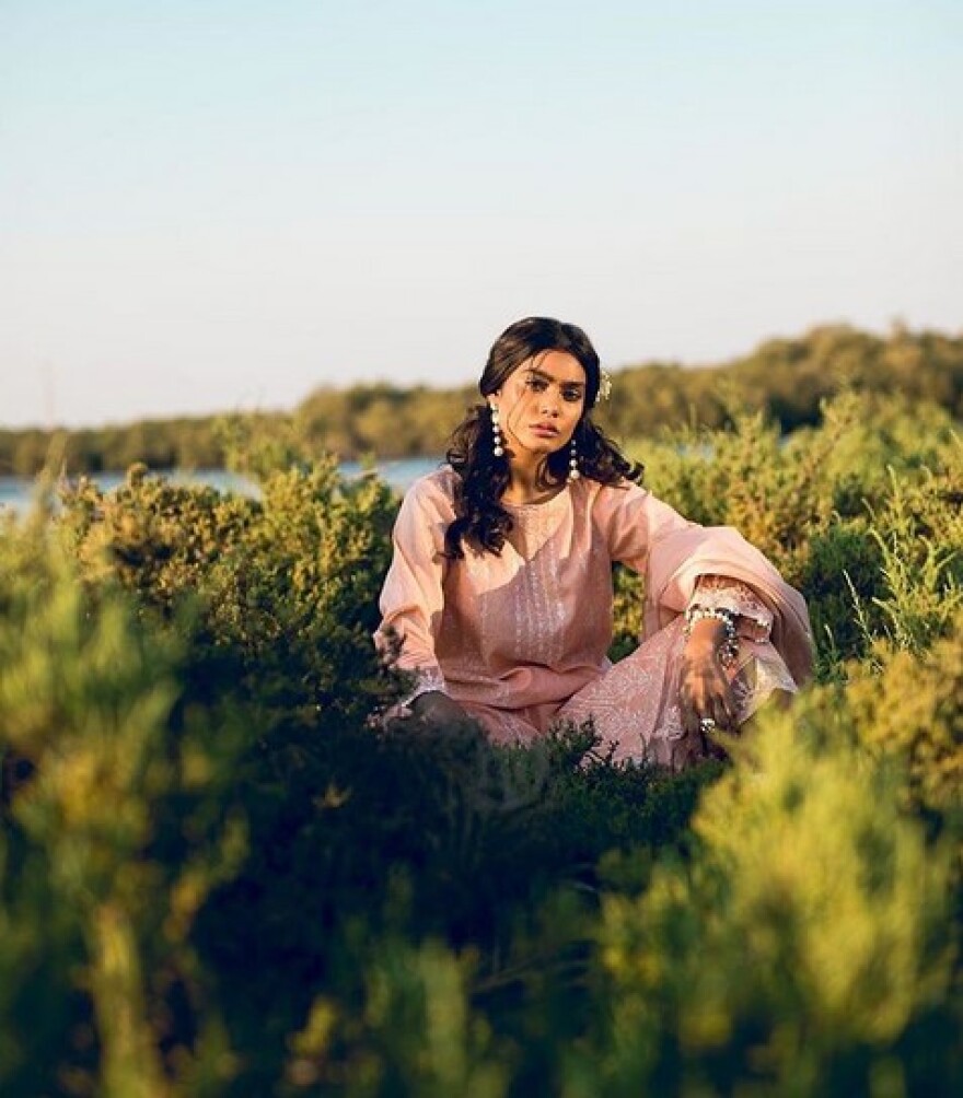 Αεροπορική τραγωδία στο Πακιστάν: Η καλλονή σταρ της μόδας, Ζάρα Αμπίντ, μεταξύ των νεκρών