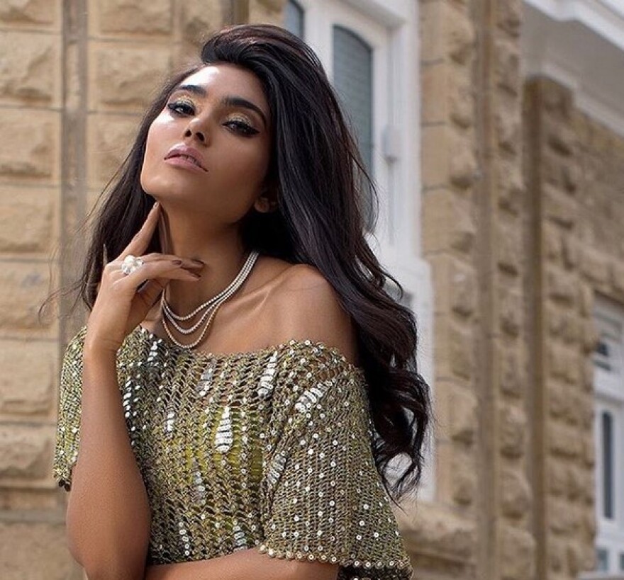 Αεροπορική τραγωδία στο Πακιστάν: Η καλλονή σταρ της μόδας, Ζάρα Αμπίντ, μεταξύ των νεκρών