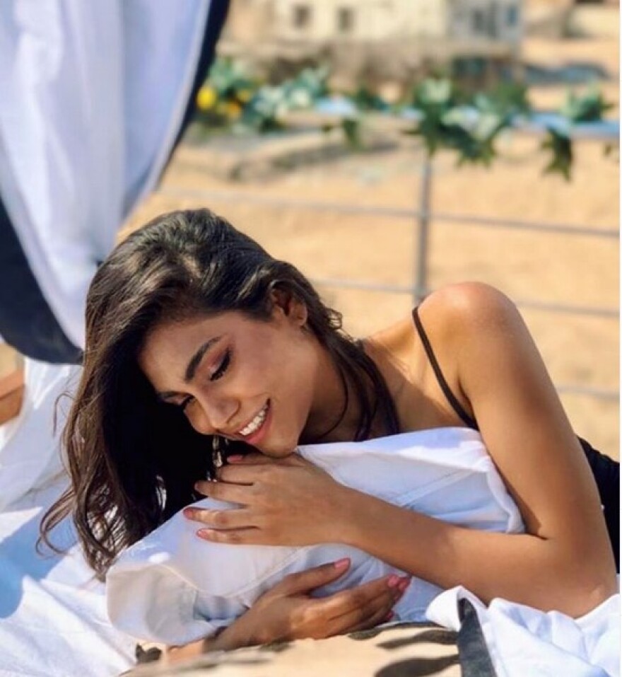 Αεροπορική τραγωδία στο Πακιστάν: Η καλλονή σταρ της μόδας, Ζάρα Αμπίντ, μεταξύ των νεκρών