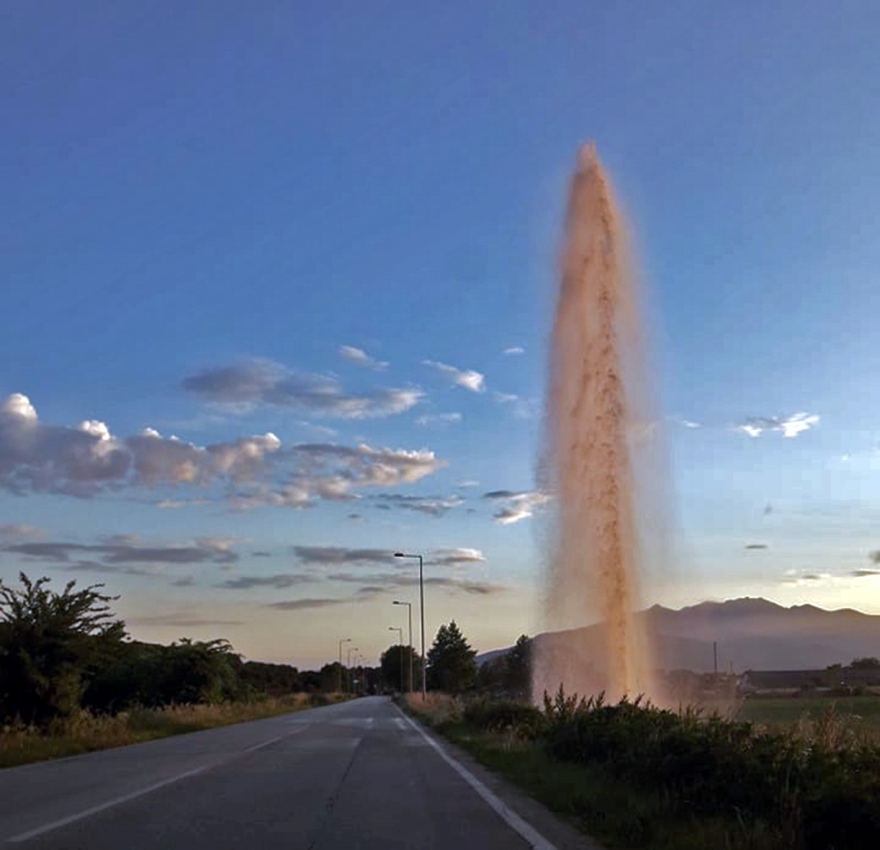 Καβάλα: Τεράστιος πίδακας νερού από σπασμένο αγωγό 