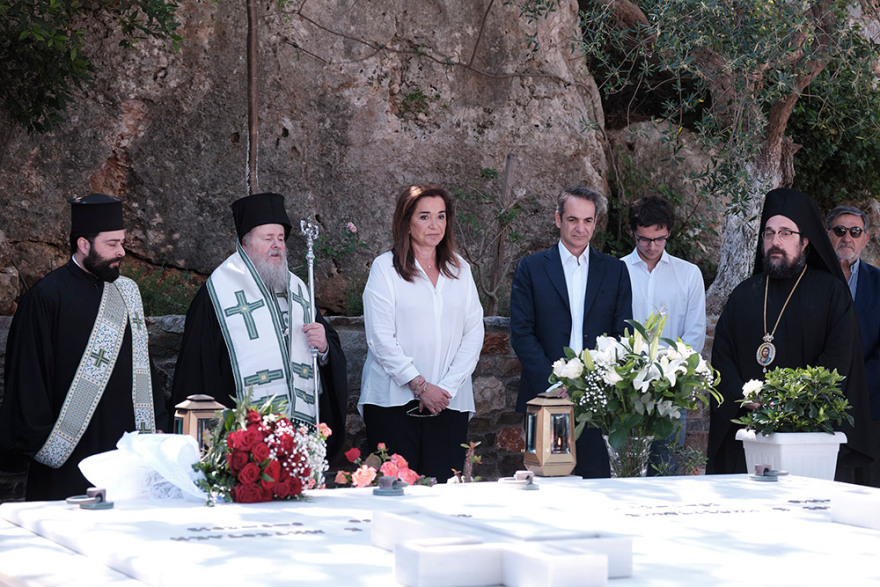 Μητσοτάκης: Συγκίνηση στο μνημόσυνο του Κωνσταντίνου Μητσοτάκη στα Χανιά