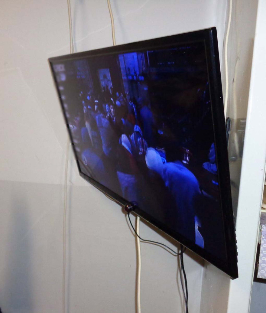 Φυλακές Νιγρίτας: Σωφρονιστικός υπάλληλος σέρνει καρότσι για κρατούμενο με σοκολάτες, όσπρια και γαλακτομπούρεκο!