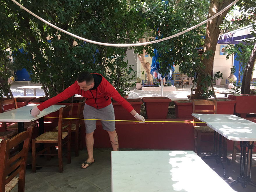 Άρση μέτρων: Αυτοψία του protothema.gr σε Θησείο και Πλάκα για την επαναλειτουργία των μαγαζιών