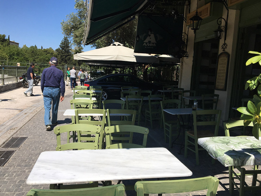 Άρση μέτρων: Αυτοψία του protothema.gr σε Θησείο και Πλάκα για την επαναλειτουργία των μαγαζιών