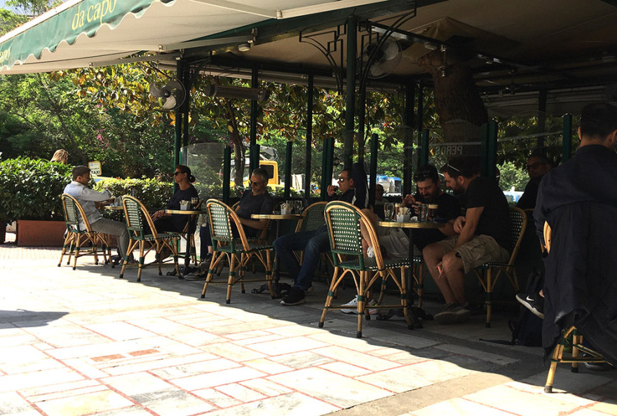 Άρση μέτρων: Άνοιξαν τα καταστήματα εστίασης - Αισιοδοξία και όρεξη από τους καταστηματάρχες 