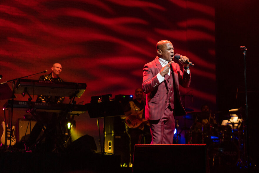 Πέρασε άδικα 37 χρόνια στη φυλακή και σήμερα υποκλίνεται μπροστά του η Αμερική