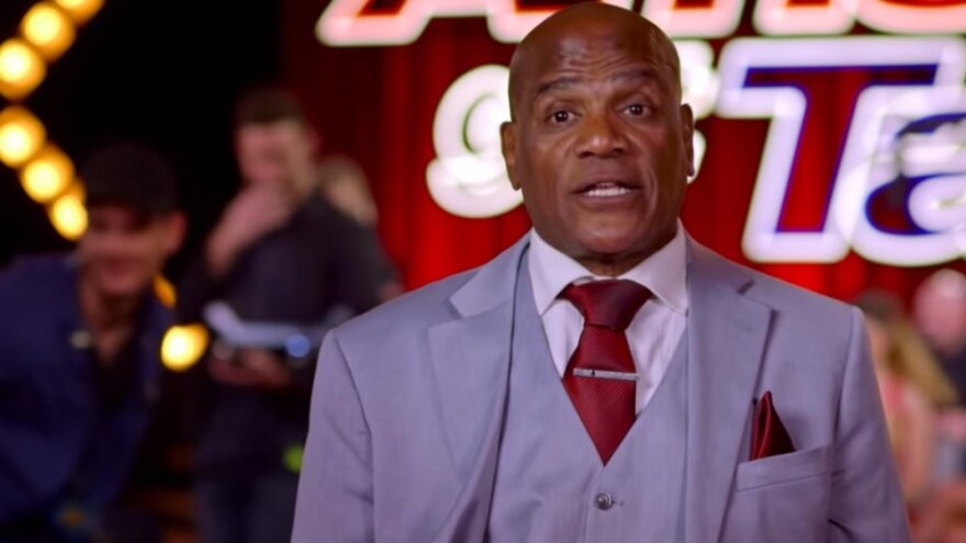 Πέρασε άδικα 37 χρόνια στη φυλακή και σήμερα υποκλίνεται μπροστά του η Αμερική