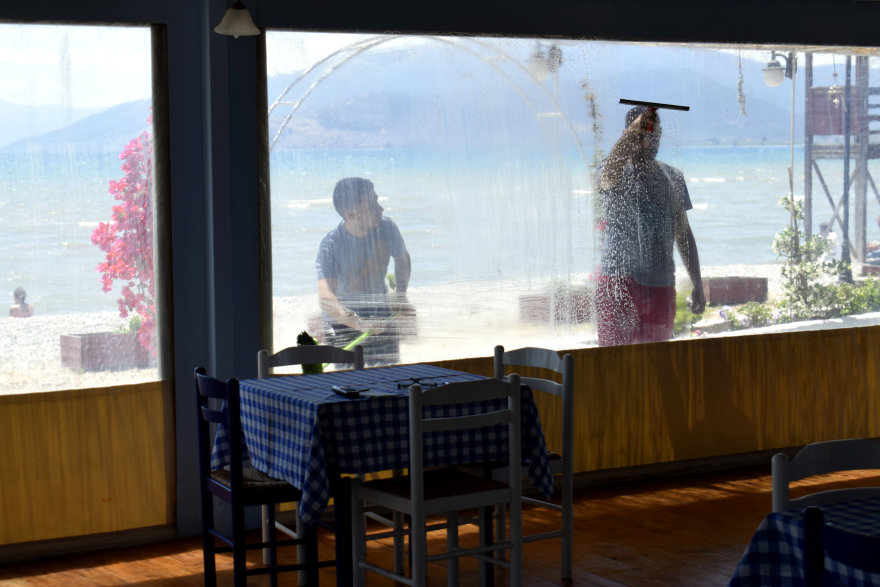 Άρση μέτρων - Εστίαση: Έτσι θα λειτουργούν από σήμερα εστιατόρια και καφετέριες