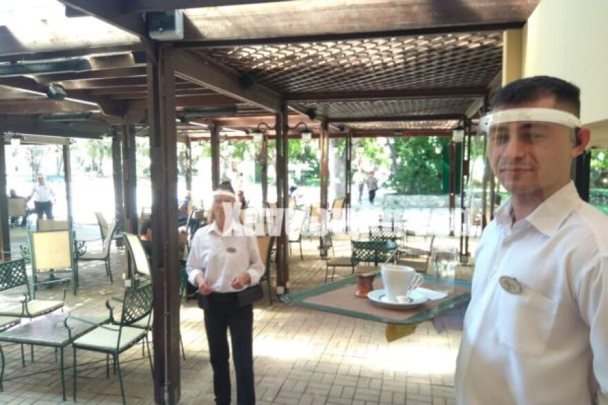 Άρση μέτρων: Άνοιξαν τα καταστήματα εστίασης σε όλη τη χώρα