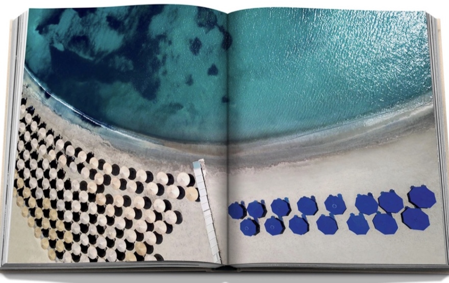 Athens Riviera: Ένα βιβλίο που υποδέχεται το καλοκαίρι 