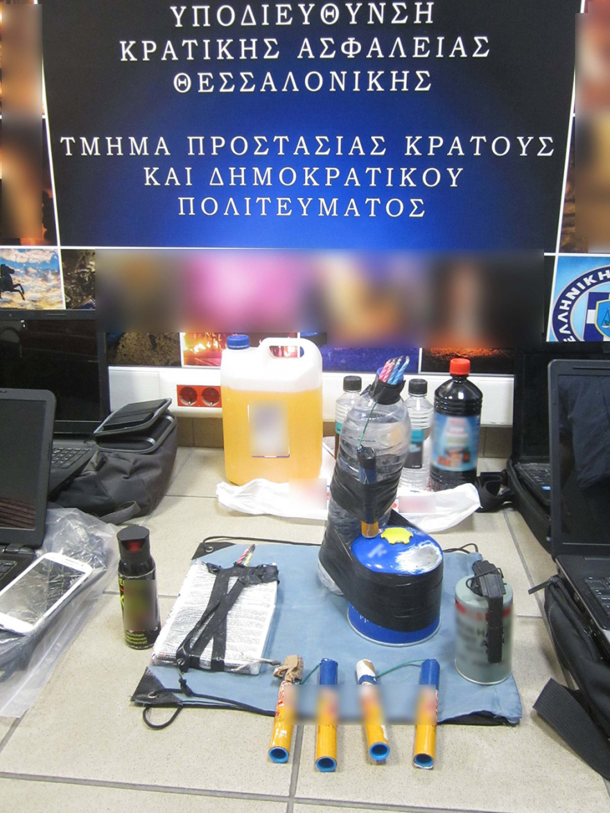 Στον εισαγγελέα οι αντιεξουσιαστές για τον εκρηκτικό μηχανισμό σε σπίτι πρώην υπουργού