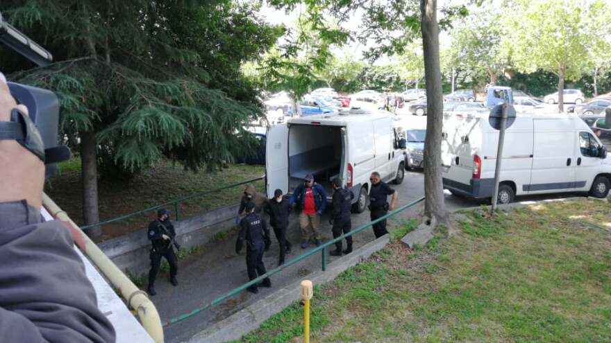 Καλαμαριά: Στον εισαγγελέα υπό δρακόντεια μέτρα ασφαλείας oι δύο αντιεξουσιαστές