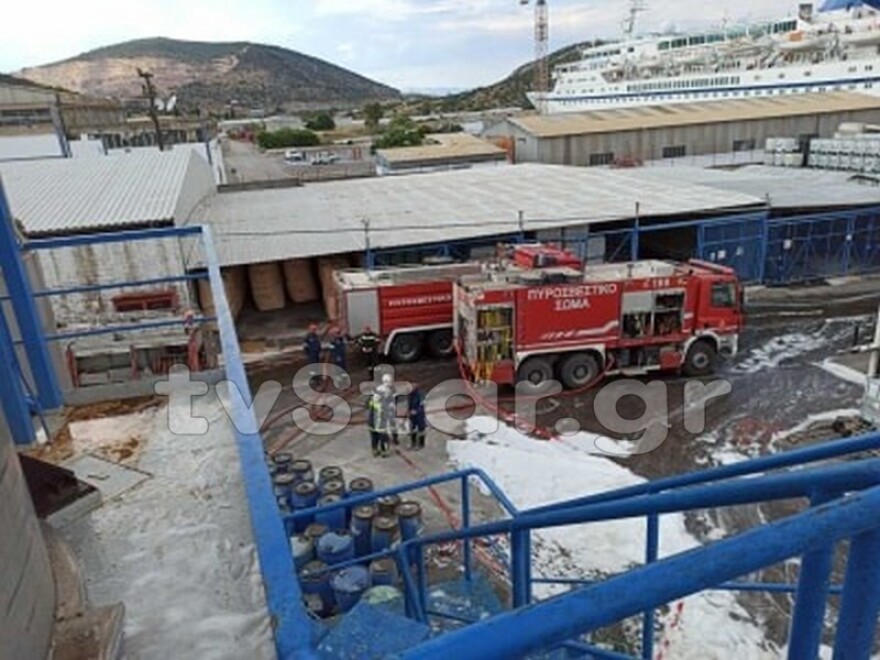 Φωτιά ξέσπασε σε εργοστάσιο στη Χαλκίδα