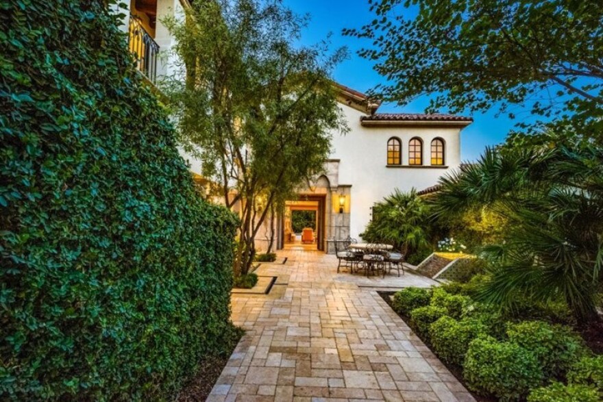 Σιλβέστερ Σταλόνε: Ο Ράμπο πουλάει την εξοχική του έπαυλη στην Καλιφόρνια για 3,35 εκατ. δολάρια 