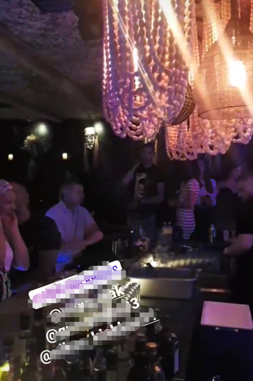 Ρόδος: Ξέφρενο αντί -Covid πάρτι σε κλειστό χώρο καφέ-μπαρ παρά τα μέτρα