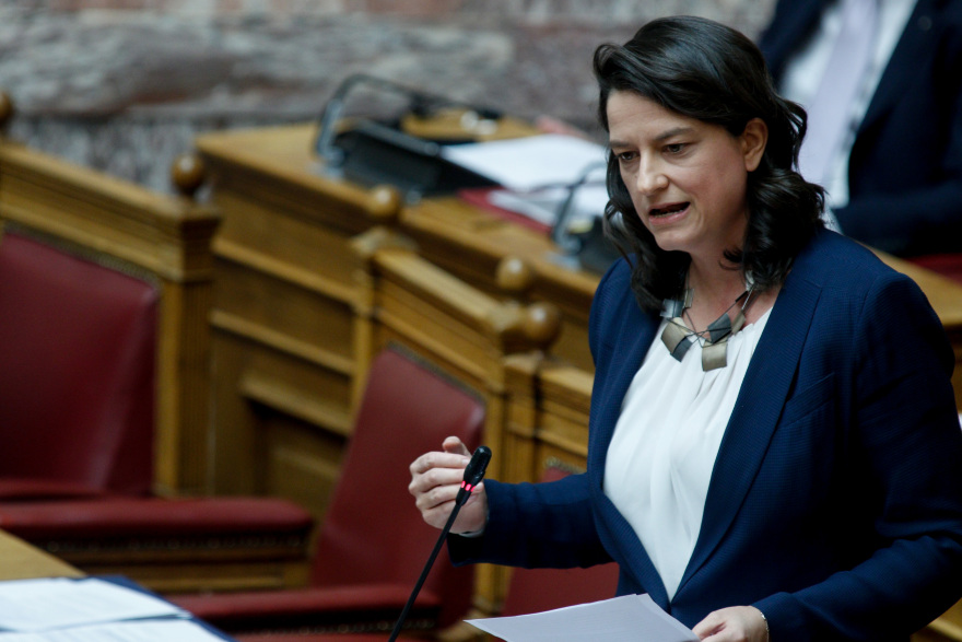 Σύγκρουση Κεραμέως - Φίλη στη Βουλή για την Παιδεία