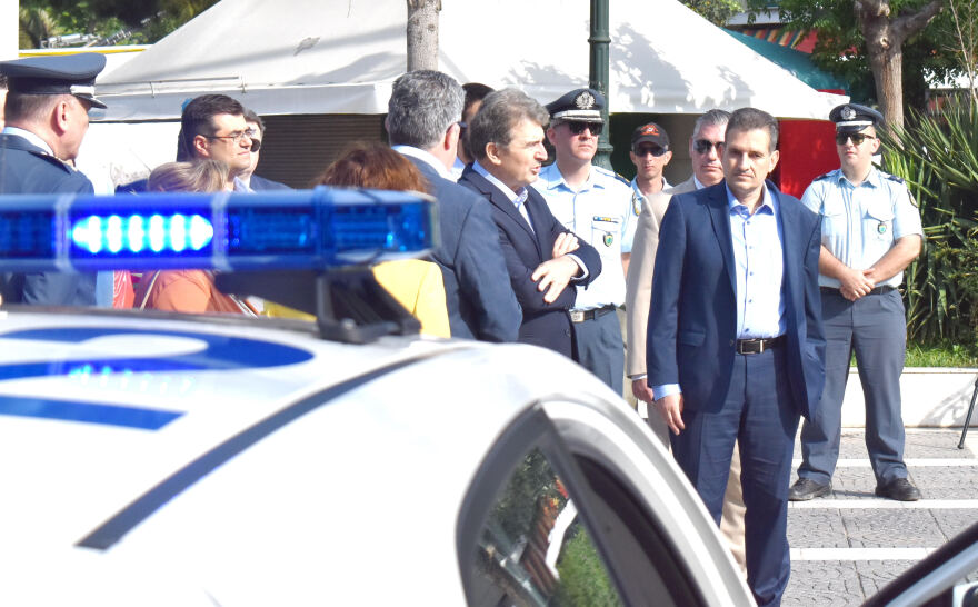 ΕΛΑΣ: Δωρεά περιπολικών από τον δήμο Καλλιθέας