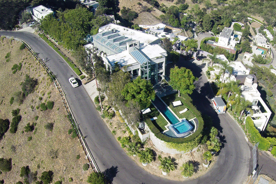 Ριάνα: Το φτωχοκόριτσο από τα Μπαρμπέιντος που έγινε Million Dollar Pop Star