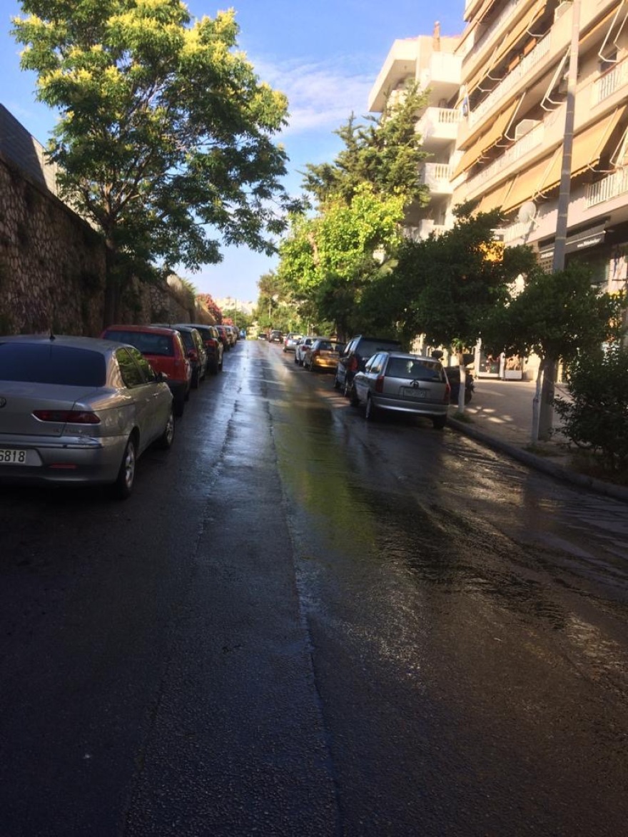 Κυριακάτικη καθαριότητα από το Δήμο Αθηναίων στον Προμπονά