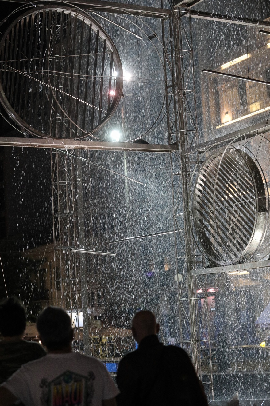 «Ζωντάνεψε» και το «Πεντάκυκλο» του Ζογγολόπουλου στην Ομόνοια