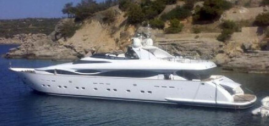 Folli-Follie: Δεσμεύτηκε η πολυτελής θαλαμηγός της οικογένειας Κουτσολιούτσου