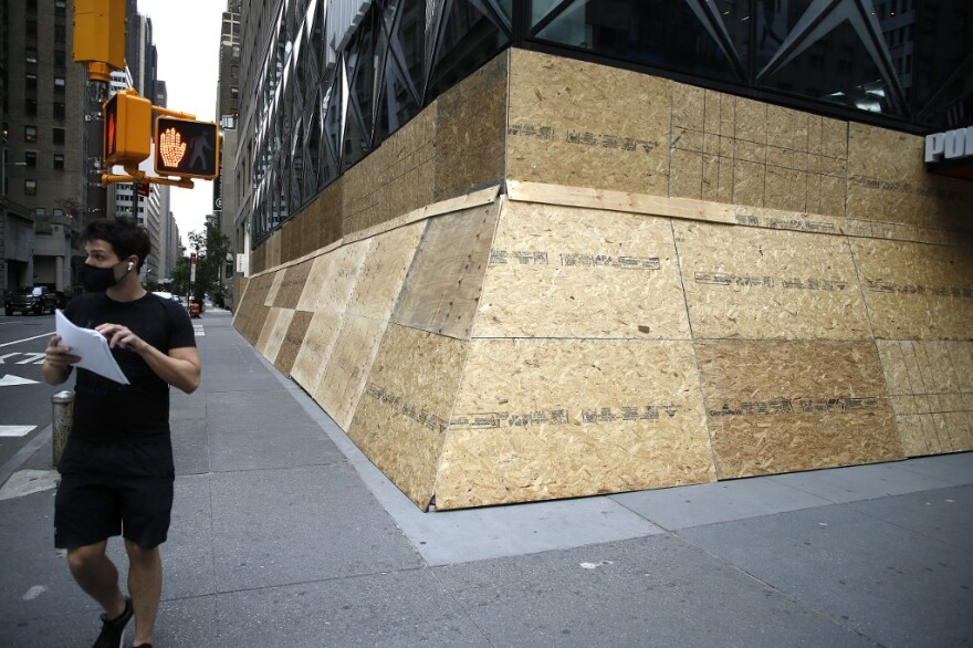 Δολοφονία Τζορτζ Φλόιντ: Οχυρωμένη πόλη η Νέα Υόρκη μετά τις λεηλασίες