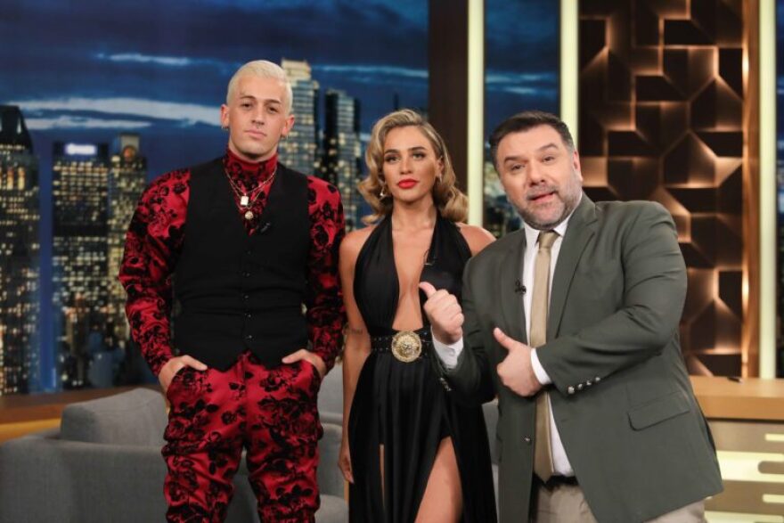 Η σέξι εμφάνιση της Κόνι Μεταξά στον Γρηγόρη Αρναούτογλου 