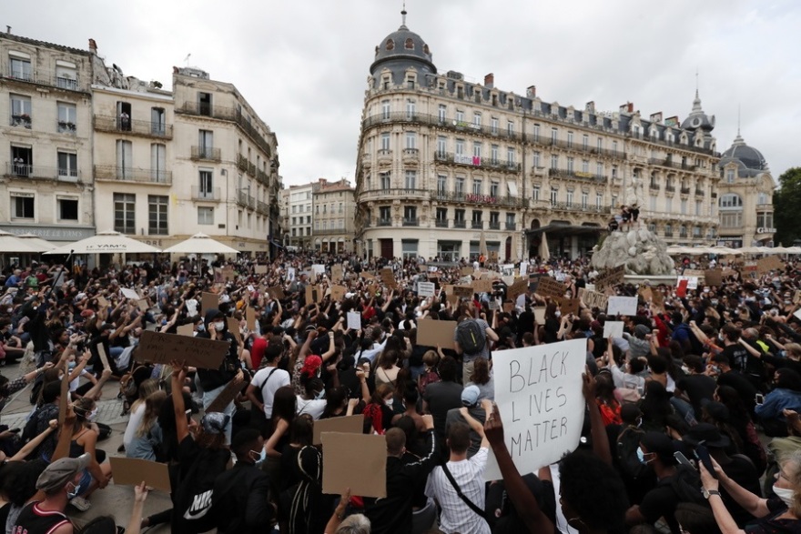Ογκώδεις αντιρατσιστικές διαδηλώσεις σε Φινλανδία, Σουηδία και Ολλανδία (φωτογραφίες)