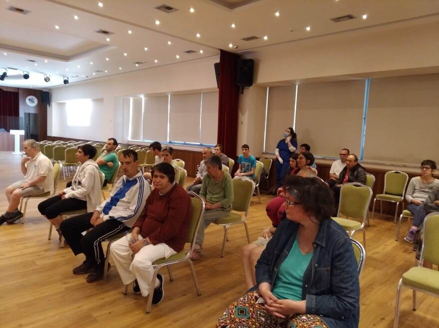 Λάκης Λαζόπουλος: Μέσω skype στον Σύνδεσμο Προστασίας Παιδιών & ΑμΕΑ