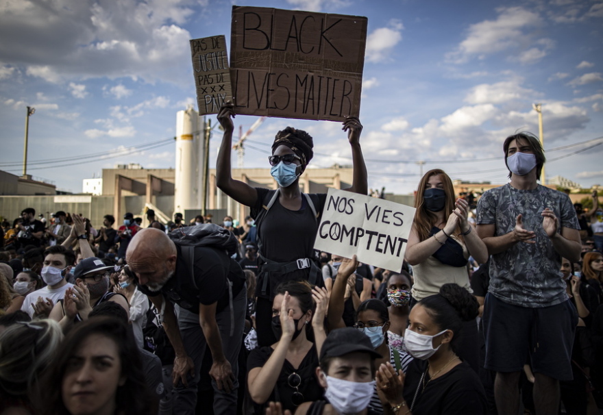 Στο Παρίσι έκαναν πορεία για τον θάνατο 24χρονου μαύρου το 2016 