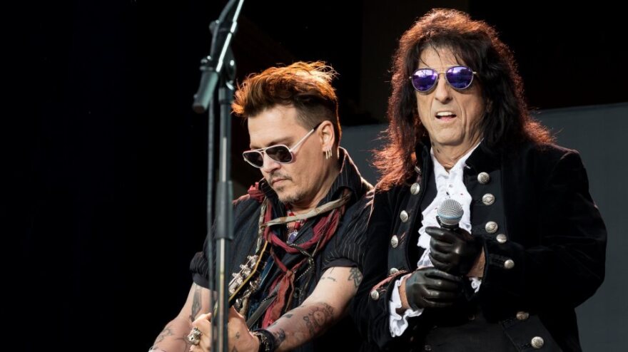 Άλις Κούπερ: «Αν ο Τζόνι Ντεπ ήταν πιο όμορφος, θα μπορούσε να με υποδυθεί σε ταινία»